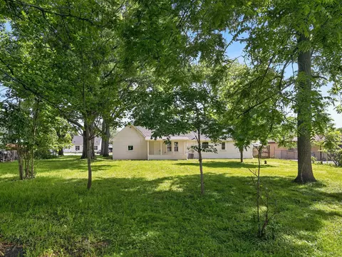 Exterior - 906 E Babcock Ave, Addison, IL 60101 photo 5 of 7