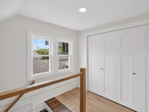 Entry Way - 906 E Babcock Ave, Addison, IL 60101 photo 2 of 4
