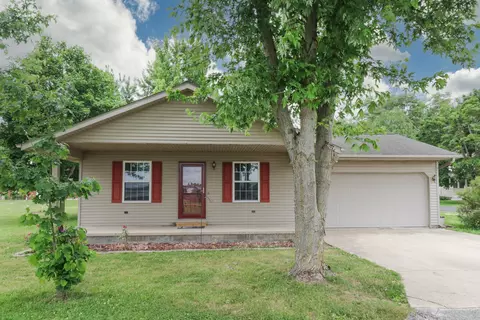 101 S A S State St, Danvers, IL 61732