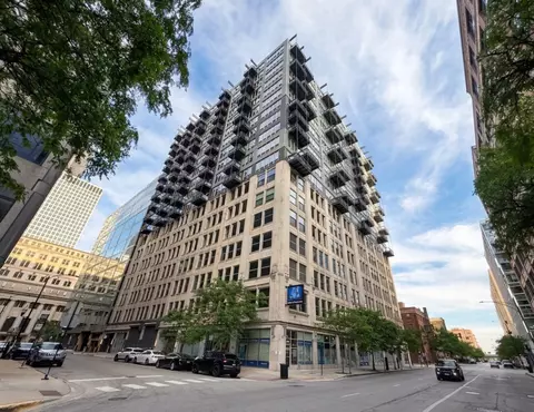 565 W Quincy St #802, Chicago, IL 60661