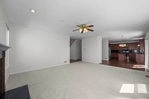Living - 6065 Irene Dr, Hoffman Estates, IL 60192 photo 4 of 6