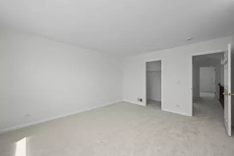 Bedroom - 6065 Irene Dr, Hoffman Estates, IL 60192 photo 4 of 7