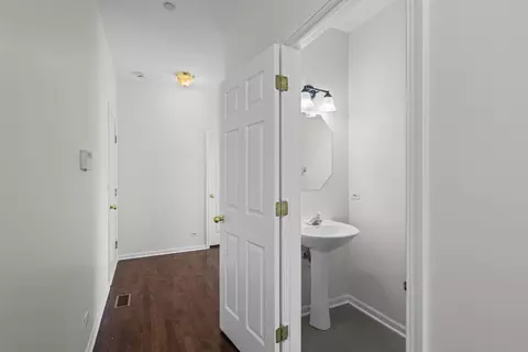 Entry Way - 6065 Irene Dr, Hoffman Estates, IL 60192 photo 2 of 2