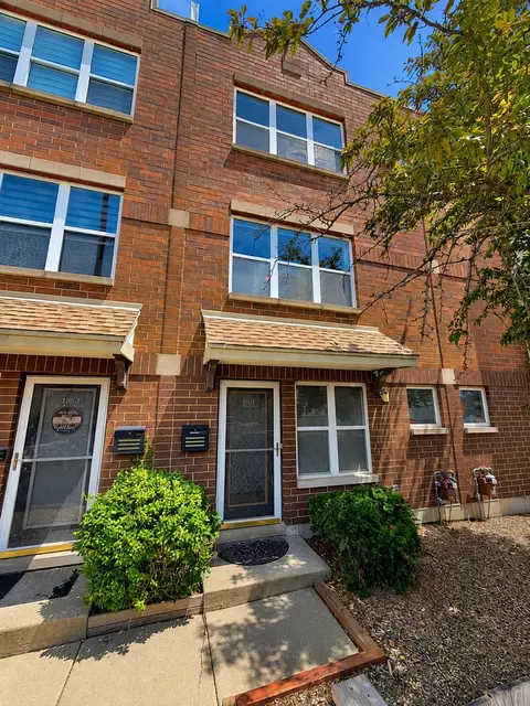 4851 N Pulaski Rd, Chicago, IL 60630