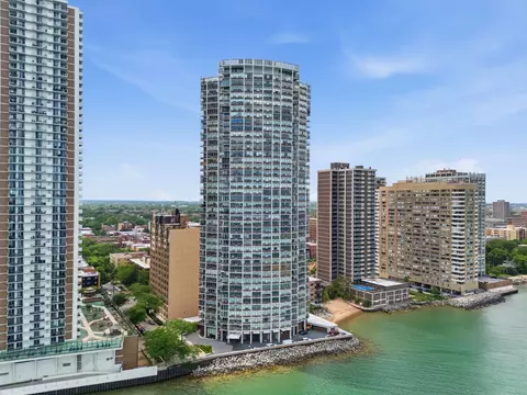 940 W Glenlake Ave #19B, Chicago, IL 60660
