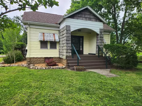 312 N Beaucoup St, Pinckneyville, IL 62274