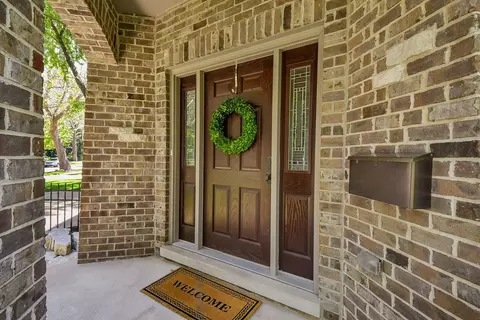 Entry Way - 605 Thornwood Dr, Naperville, IL 60540 photo 5 of 5