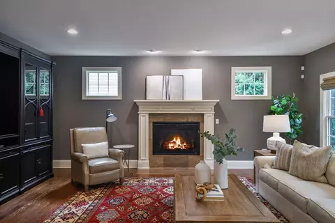 Living - 605 Thornwood Dr, Naperville, IL 60540 photo 2 of 4