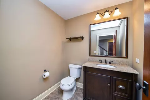 Bath - 605 Thornwood Dr, Naperville, IL 60540 photo 8 of 8