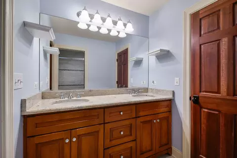 Bath - 605 Thornwood Dr, Naperville, IL 60540 photo 6 of 8
