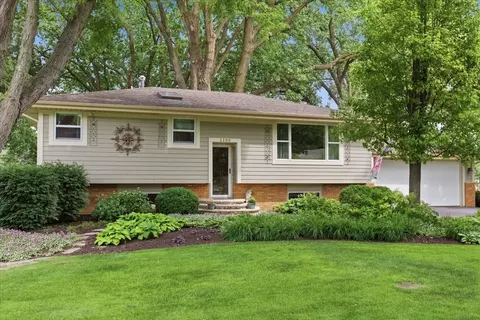 1100 Barber Ln, Joliet, IL 60435