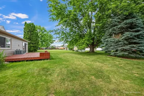 Exterior - 765 Thorndale Dr, Elgin, IL 60120 photo 3 of 7