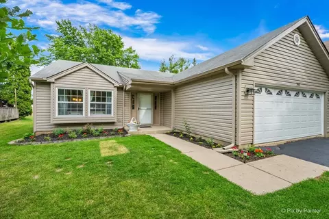 Exterior - 765 Thorndale Dr, Elgin, IL 60120 photo 2 of 7