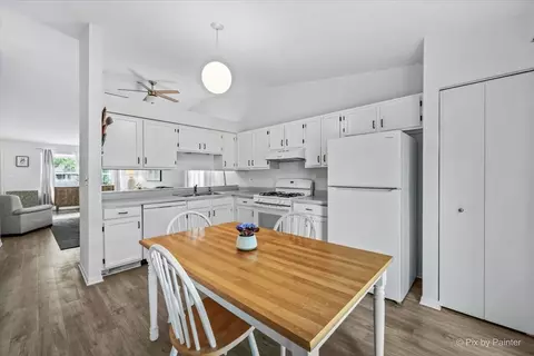 Kitchen - 765 Thorndale Dr, Elgin, IL 60120 photo 2 of 2