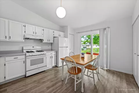 Kitchen - 765 Thorndale Dr, Elgin, IL 60120 photo 1 of 2