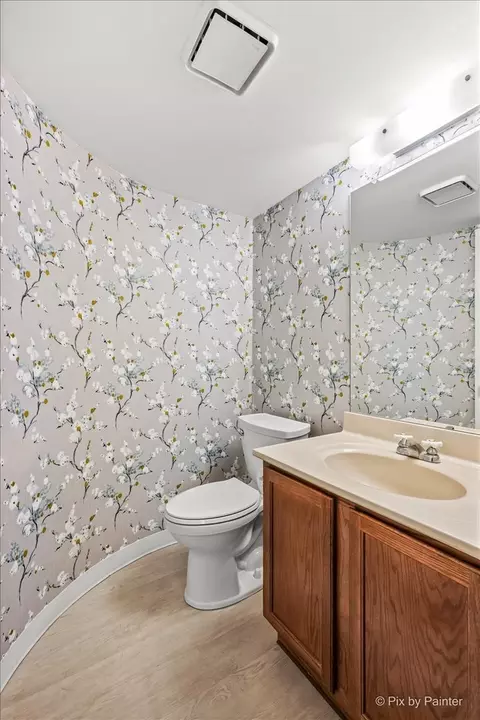 Bath - 765 Thorndale Dr, Elgin, IL 60120 photo 2 of 2