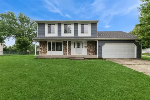 715 Newport N, Roselle, IL 60172