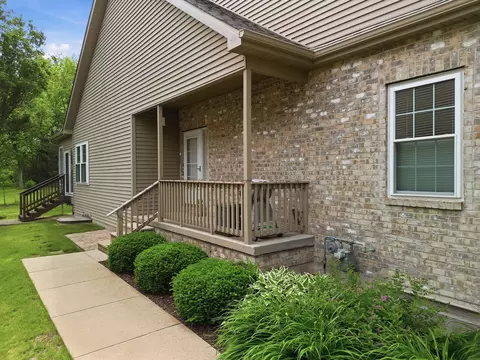 Exterior - 1676 Overlook Dr, Dixon, IL 61021 photo 3 of 7