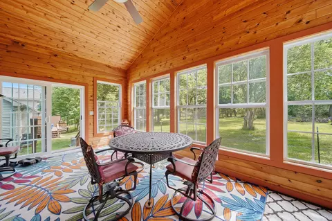 Exterior - 1676 Overlook Dr, Dixon, IL 61021 photo 5 of 7