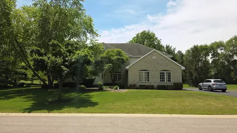 4205 Alex Dr, Crystal Lake, IL 60012
