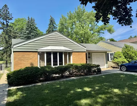 960 Alfini Dr, Des Plaines, IL 60016
