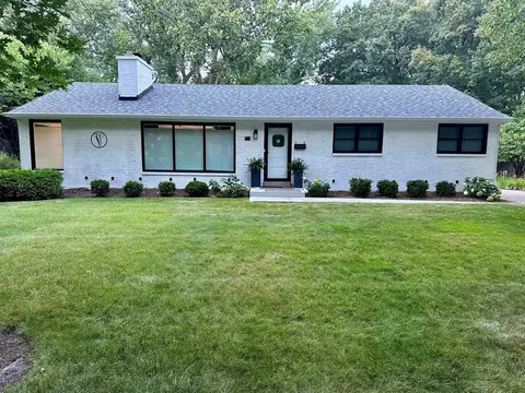 872 Northmoor Rd, Lake Forest, IL 60045