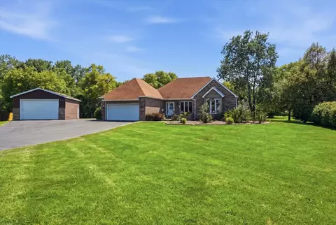 10351 W Prairie Ln, Beach Park, IL 60087