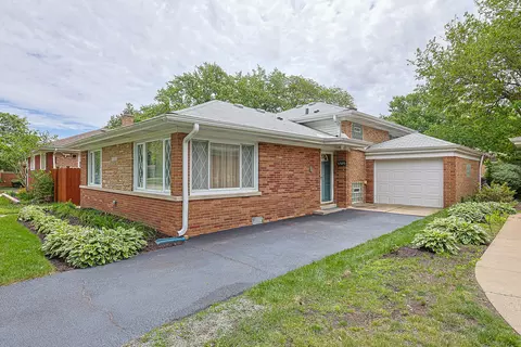5505 Keeney St, Morton Grove, IL 60053