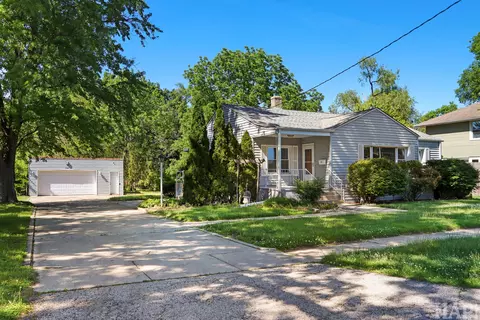 281 Chestnut St, Antioch, IL 60002