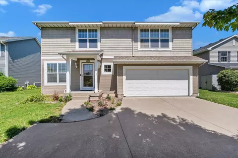 5922 Valley Dr, Bettendorf, IA 52722