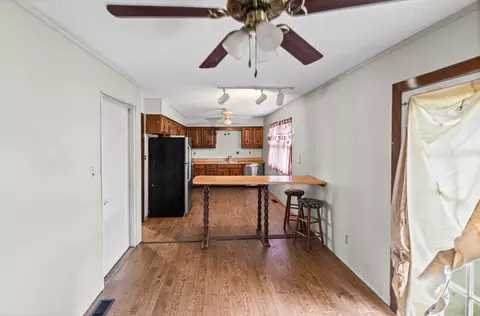 Entry Way - 6 Edgebrook St, Centralia, IL 62801 photo 1 of 1