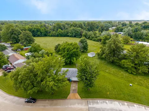 View/Area - 6 Edgebrook St, Centralia, IL 62801 photo 2 of 6