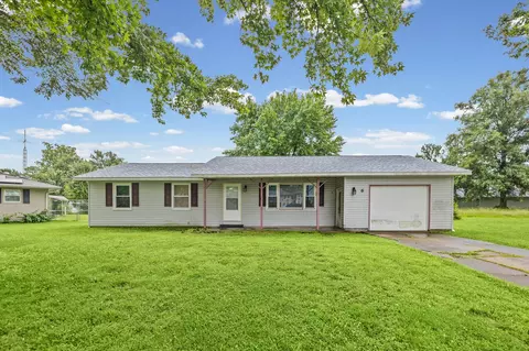 Exterior - 6 Edgebrook St, Centralia, IL 62801 photo 4 of 5
