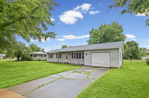 Exterior - 6 Edgebrook St, Centralia, IL 62801 photo 3 of 5