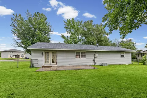 Exterior - 6 Edgebrook St, Centralia, IL 62801 photo 2 of 5