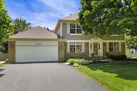 1090 Winding Glen Ct, Carol Stream, IL 60188