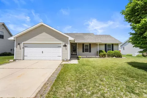602 Wingstem Dr, Saint Joseph, IL 61873