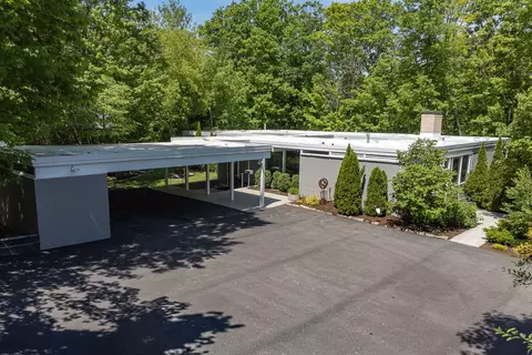 151 Maple Ave, Highland Park, IL 60035
