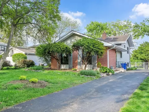 229 S Milton Ave, Glen Ellyn, IL 60137