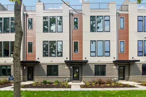 2132 Iron Ridge Ln, Naperville, IL 60563