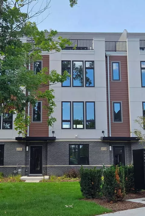 2132 Iron Ridge Ln, Naperville, IL 60563
