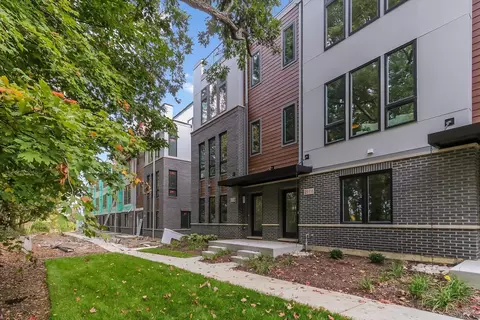 2114 Iron Ridge Ln, Naperville, IL 60563