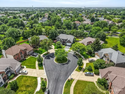 View/Area - 2471 Warwick Ct, Aurora, IL 60503 photo 4 of 5