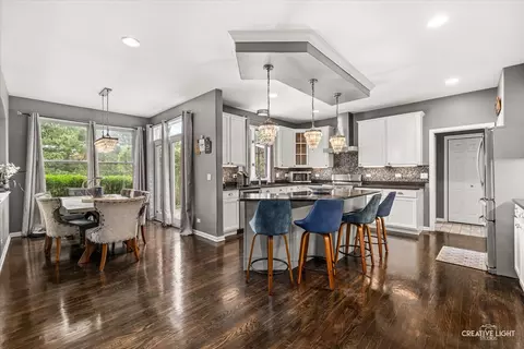Kitchen - 2471 Warwick Ct, Aurora, IL 60503 photo 3 of 4