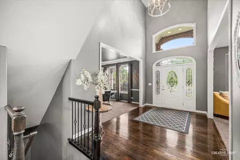 Entry Way - 2471 Warwick Ct, Aurora, IL 60503 photo 1 of 2