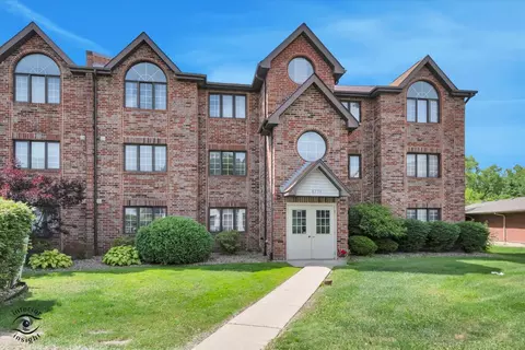 8771 W Waterfront Dr #1B, Palos Hills, IL 60465