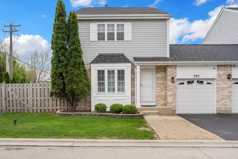 702 Windsor Ln, Romeoville, IL 60446