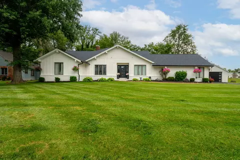 3302 W Lakeview Rd, Marion, IL 62959