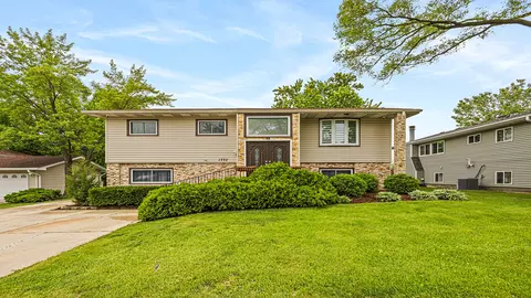 1770 N Newport Rd, Hoffman Estates, IL 60169