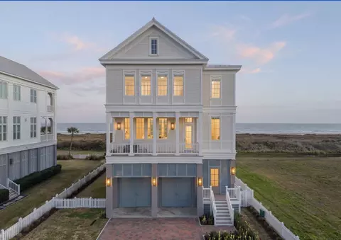 2409 E Seaside Dr, Galveston, TX 77550